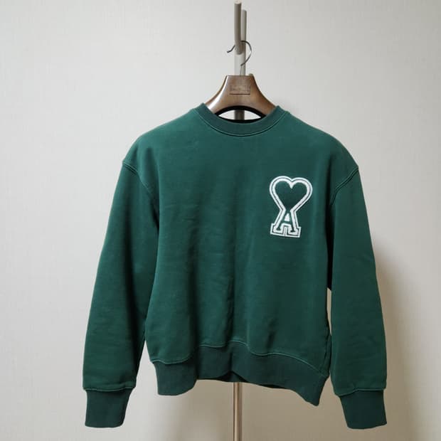 아미 그린 오버핏 크롭 맨투맨 100-105