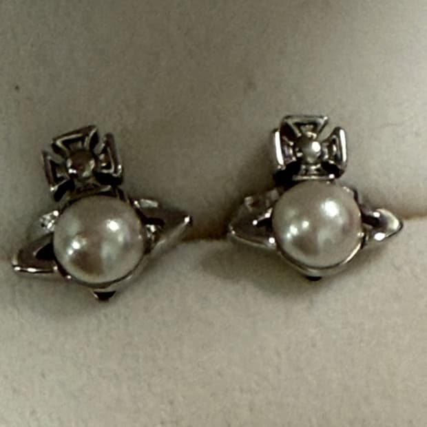 비비안웨스트 귀걸이