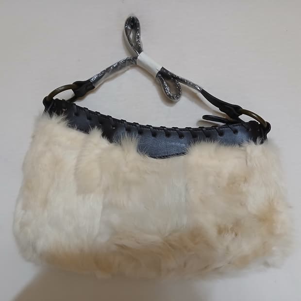 새상품 화이트 퍼 숄더백 토트백 가방 토끼털 가죽 미니 크로스백 핸드백
