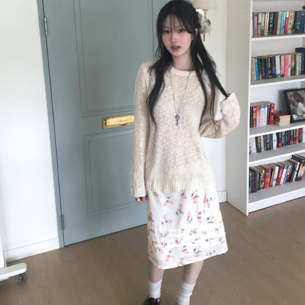 당일배송) 에이블리 지그재그 그레이레이즈 플라워 핀턱 미디 스커트