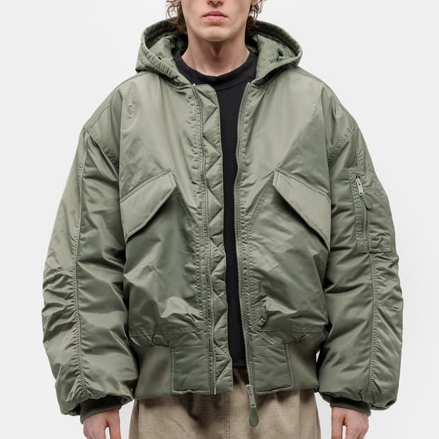 Entire studios 보머 XB 70