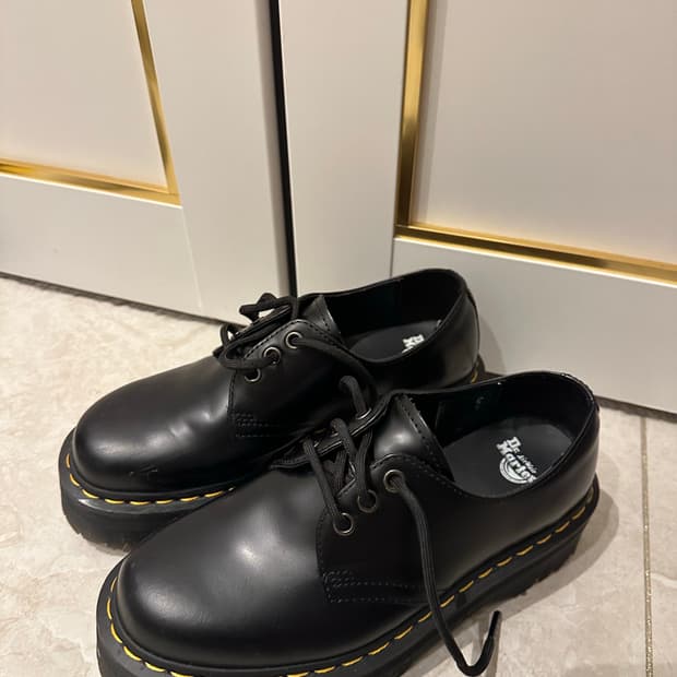 닥터마틴 쿼드 1461 240사이즈