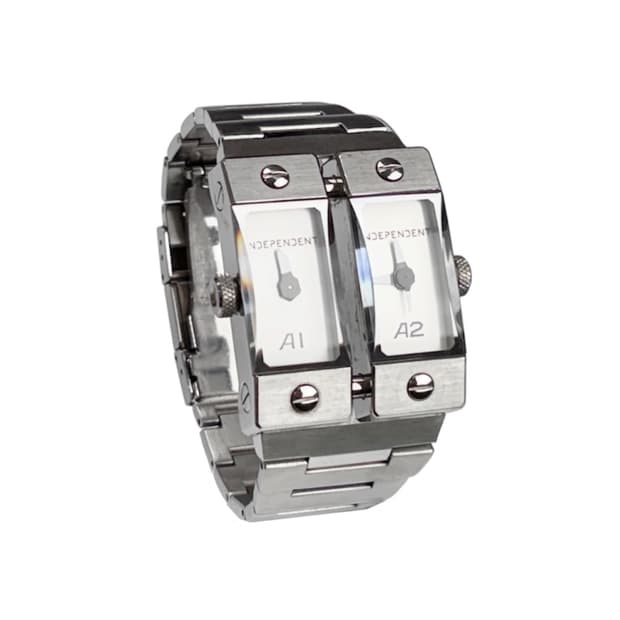 dual movement watch