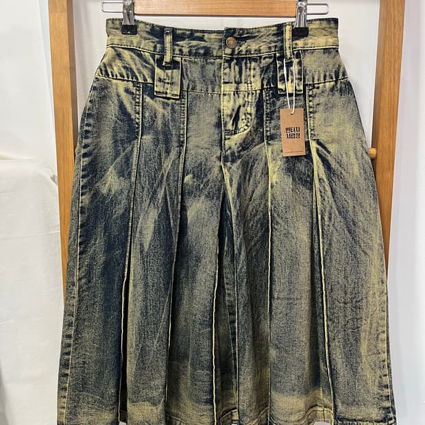 빈티지 워싱 플리츠 데님스커트