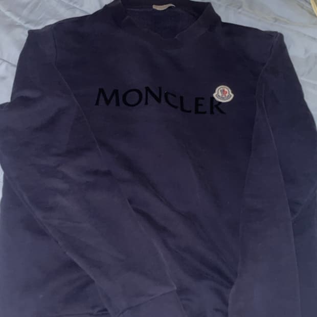 몽클레어 맨투맨 판매
