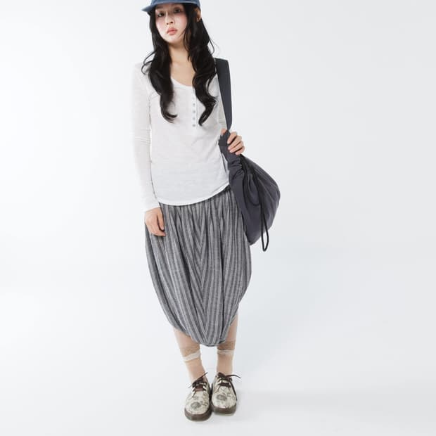 콜로신스 shell button top white