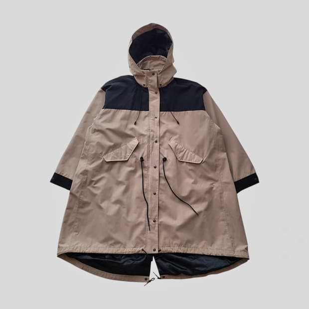 마모트 X 유니폼 브릿지 피쉬테일 야상 점퍼