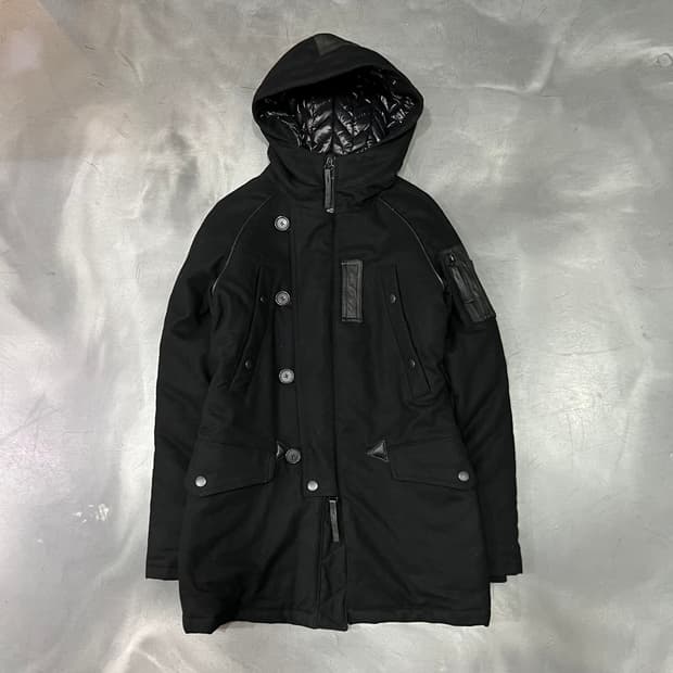  듀베티카 레더패치 다운 코트 y14813