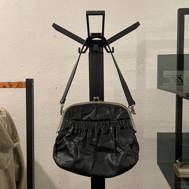 리미퓨 레더 파우치 핸드백