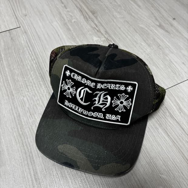 크롬하츠 할리우드 카모 트러커캡