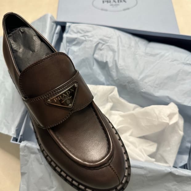 프라다 로퍼 다크초코 37