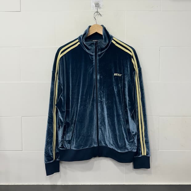 널디 벨벳 져지