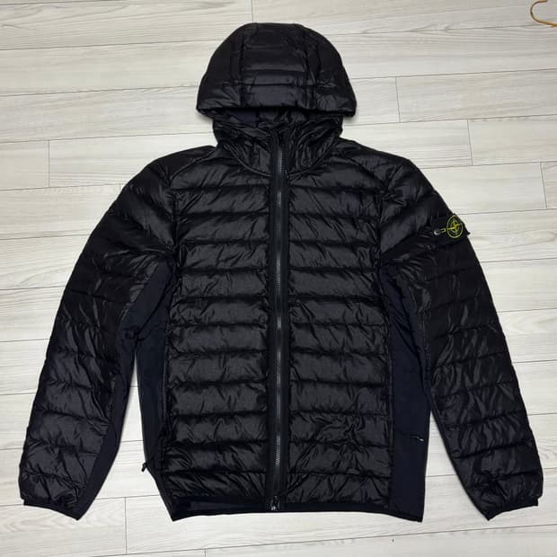 스톤 아일랜드 경량패딩 M 블랙