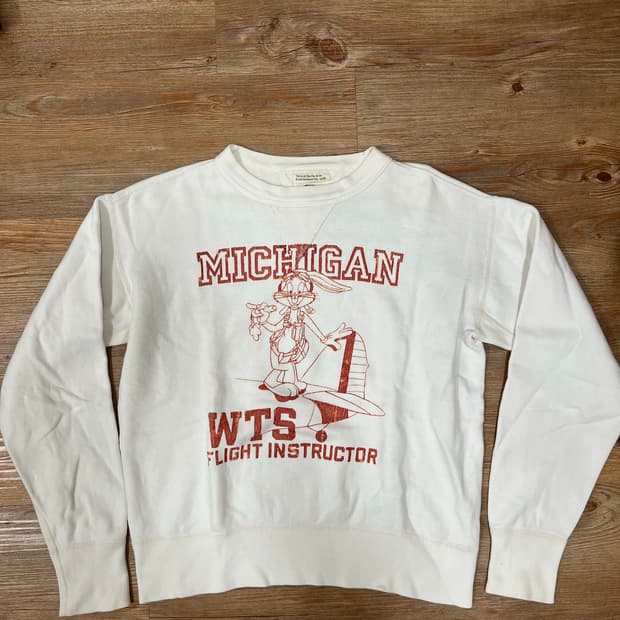 토이즈맥코이 벅스버니 스웻셔츠 맨투맨