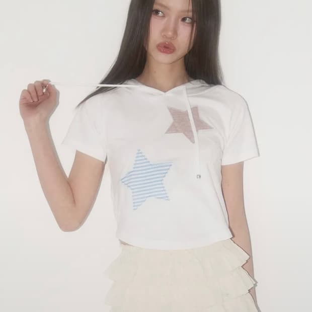 일리고 스트라이프 별패치 후드 티 화이트 