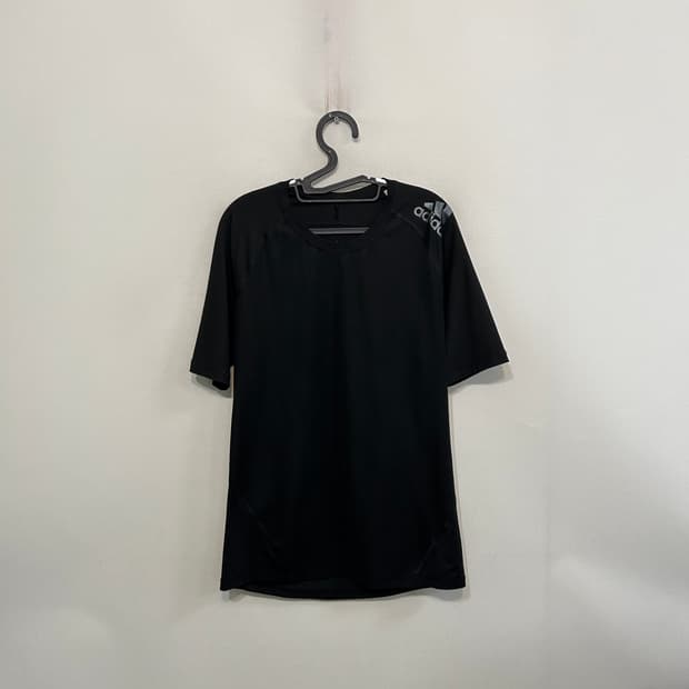 아디다스 남성 반팔 티셔츠 105