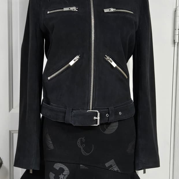 베르니스 어깨자수 스웨이드자켓