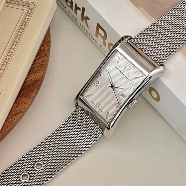 Burberry 렉탱글 매쉬 스트랩 남성 버버리 시계