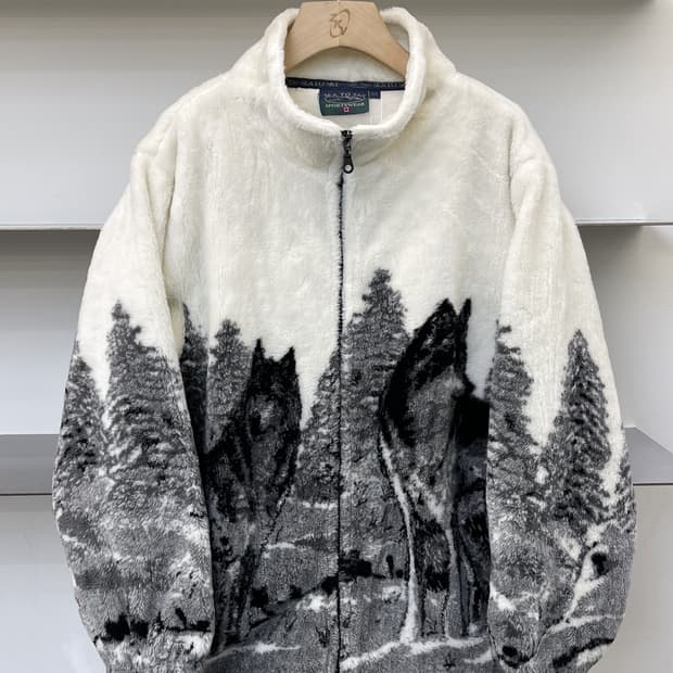 Sea To Sky Sportswear 울브스 앤 로키 마운틴 플리스