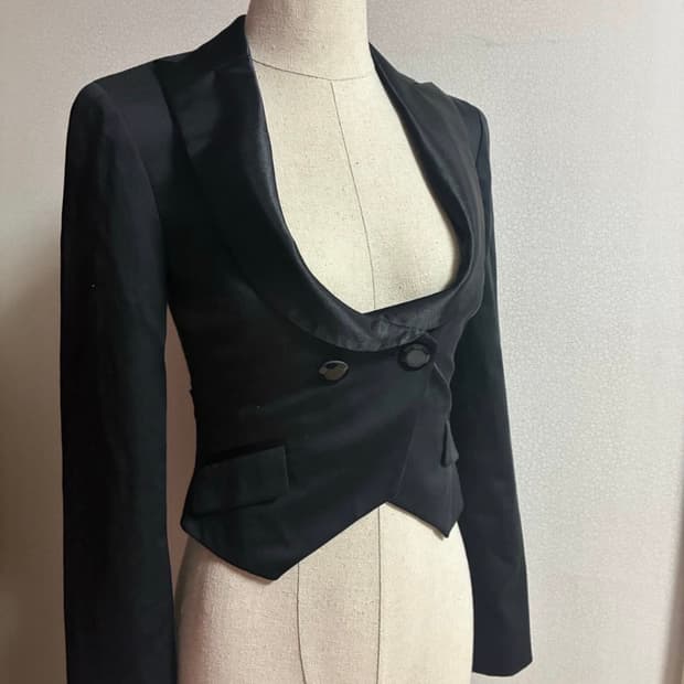 아르마니 익스체인지 슬림 크롭 블레이저