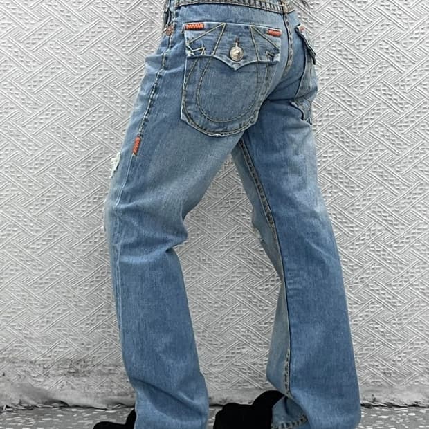 트루릴리전 빌리 슈퍼 티 찢청 컬러 스티치 데님팬츠 32인치 C08627