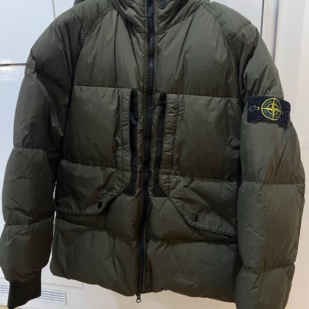 24fw 스톤아일랜드 카키 크링클랩스패딩 100-105 (새상품급)