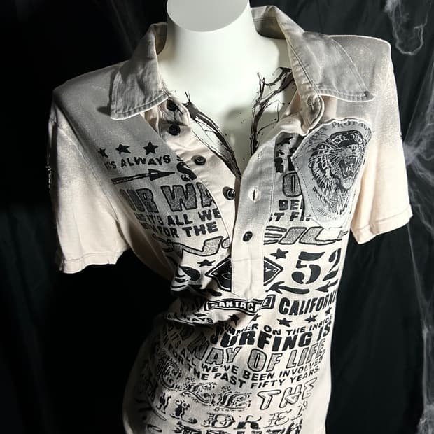 teshio patch detailed y2k kara tee