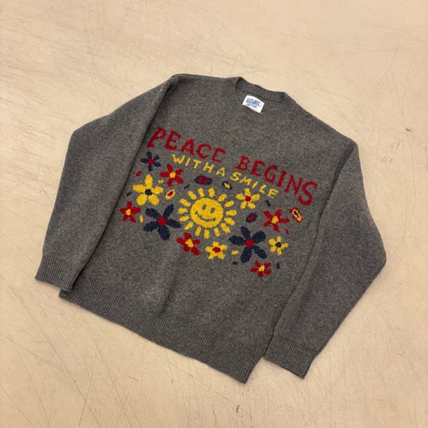 빅웨이브 스마일 자수 니트