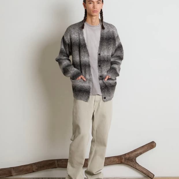 에잇디비젼 세미플레어진 L 구합니다