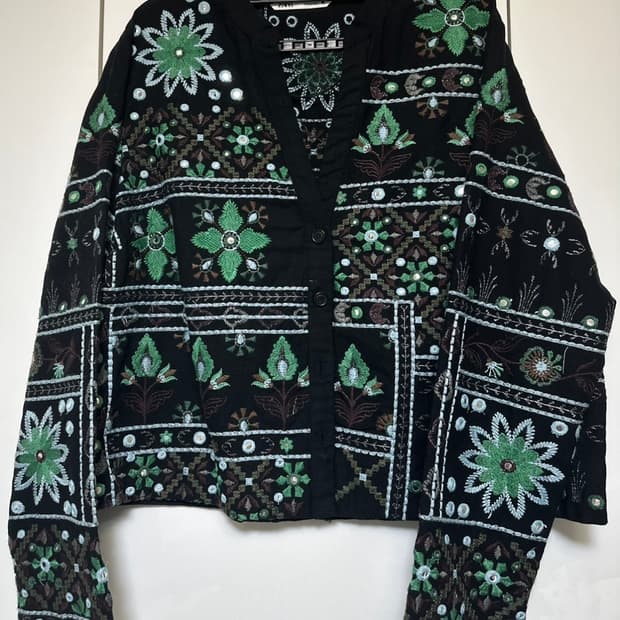 자라 블랙 자켓 에스닉 자수 장식