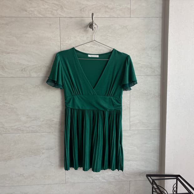 deep v pleated top