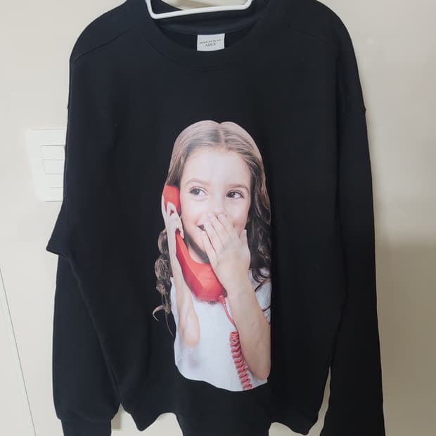 아크메드라비 프린팅 오버핏 맨투맨 1사이즈 상태극상

