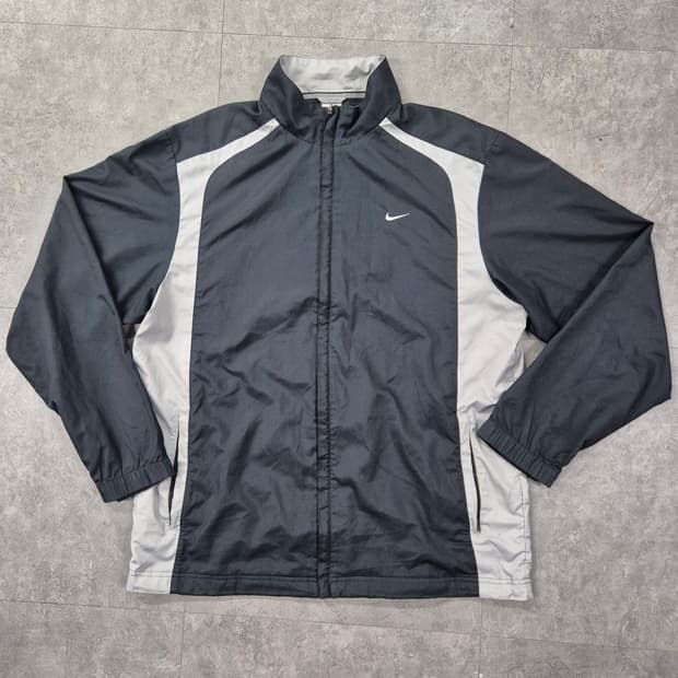 NIKE 바람막이