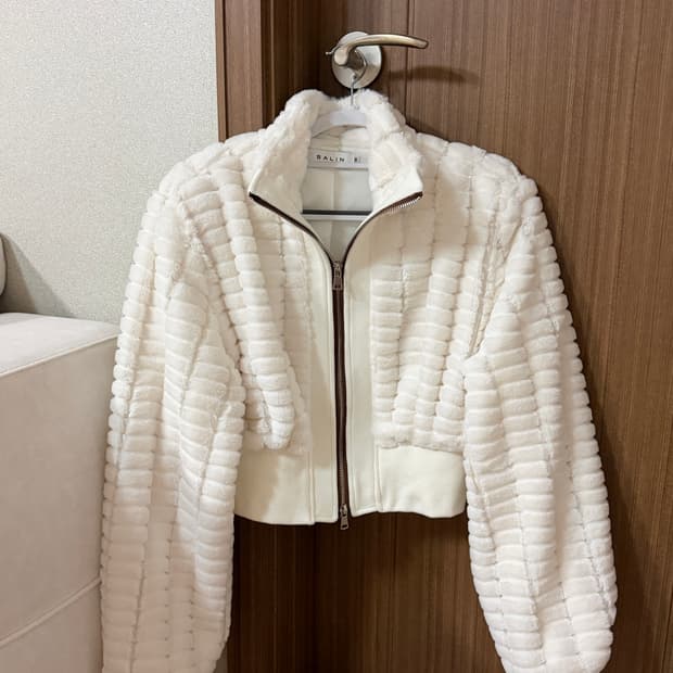 아이보리 크롭 덤블 집업