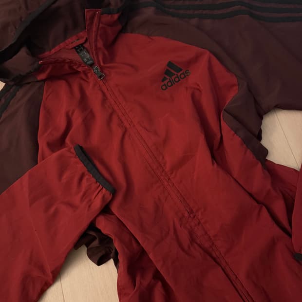 아디다스 대장템 레드브라운 바람막이 희귀템