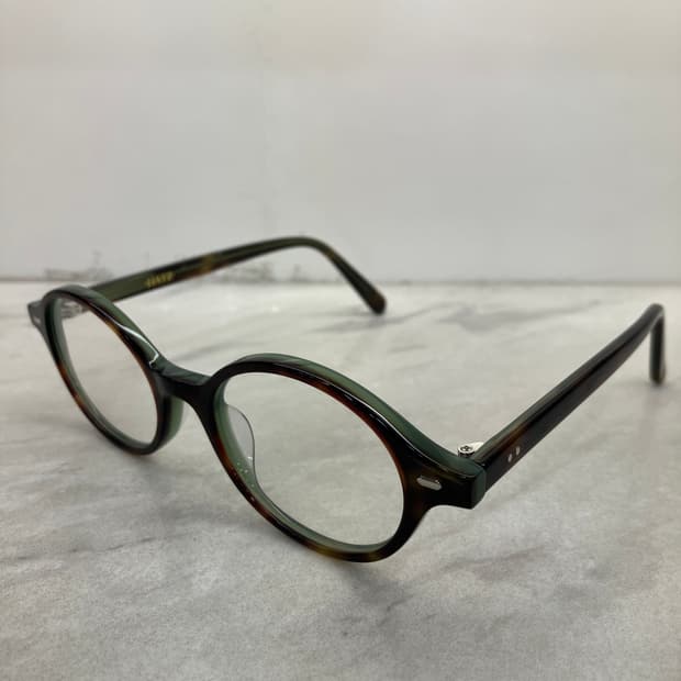 하츠 Hatz 긱시크 옥브라운 오벌 뿔테 Jade brown