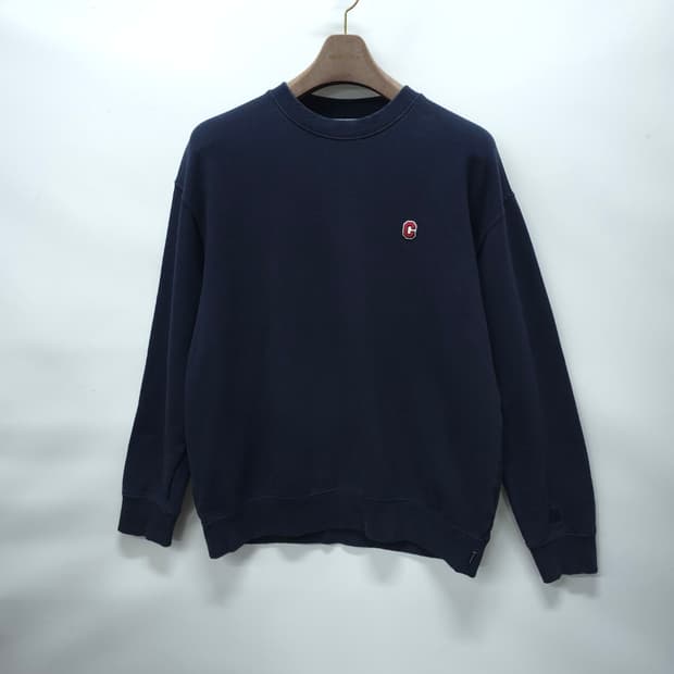 [커버낫] 남성 C 로고패치 포인트 네이비 맨투맨