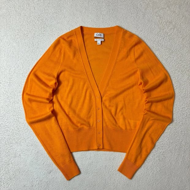 코스 COS 100% 캐시미어 크롭 니트 가디건 PN6934