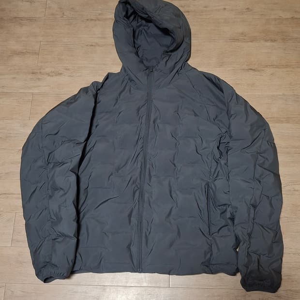 유니클로 퍼프테크 그레이 XL사이즈