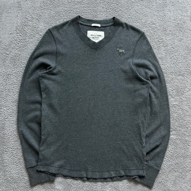 아베크롬비 차콜그레이 브이넥 롱 슬리브 