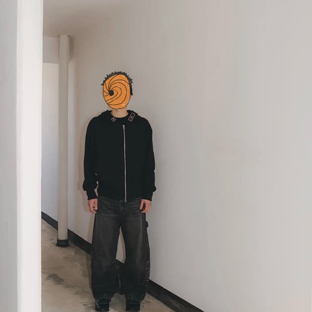 카락터 후드집업