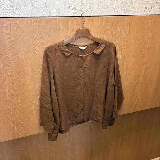 빈티지 블라우스 롱슬리브 라운드 카라넥 버튼 디테일 브라운 k344