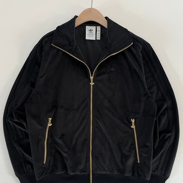 Adidas 아디다스 블랙컬러 벨벳 트랙탑