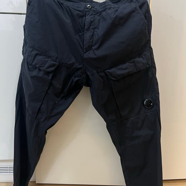 25ss cp컴퍼니 나일론팬츠 48 (새상품급)