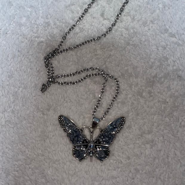butterfly pendant necklace