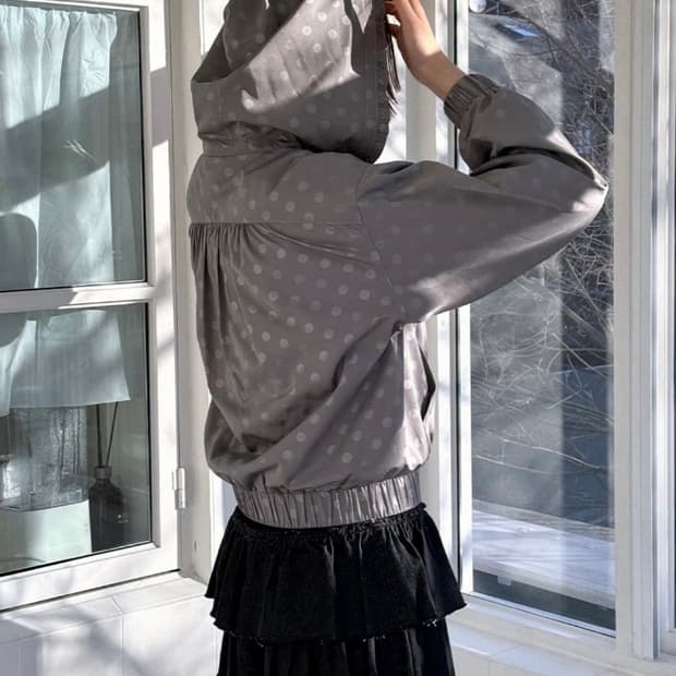 (새상품)론론-GREY DOT PENDANT FRILL HOODIE
