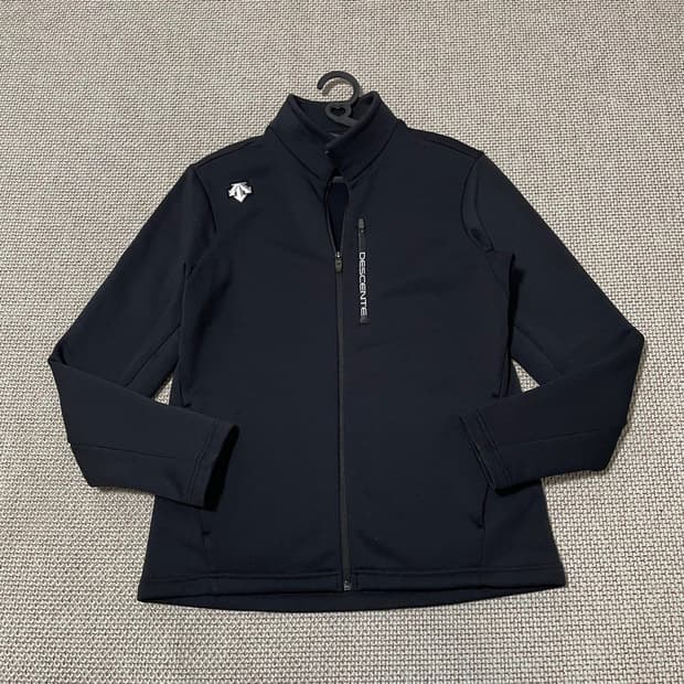 데상트 기모 트레이닝. 집업 6547