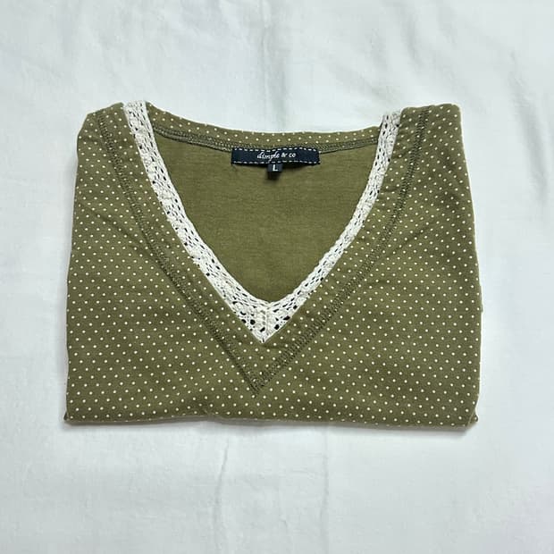 너무 이쁜 카키 에이스 나시 👚