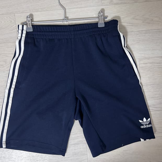 아이다스 네이비 츄리닝 반바지(배송비 포함!!)