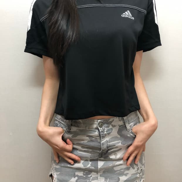 빈티지 아디다스 블랙 크롭 티셔츠
